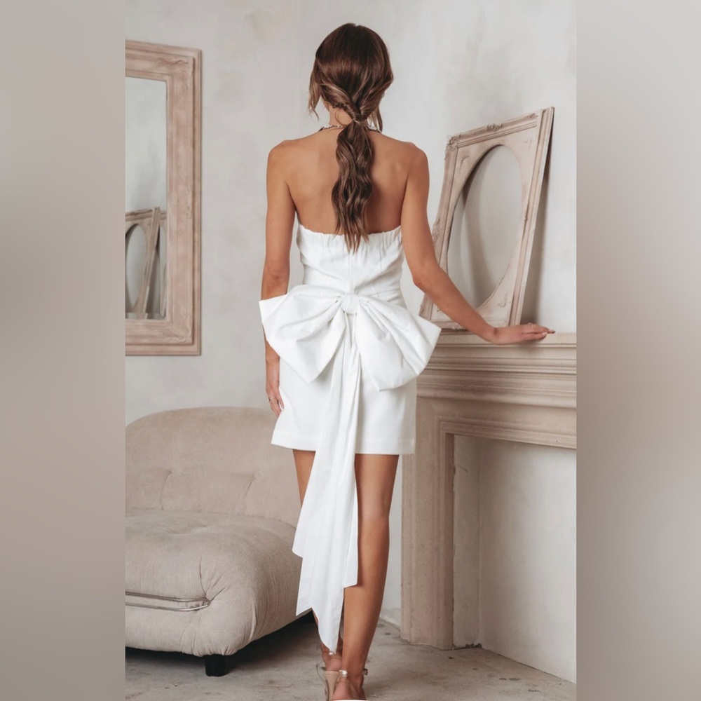 Prefect bridal dress for all your bridal occasions! The bow is a statement!